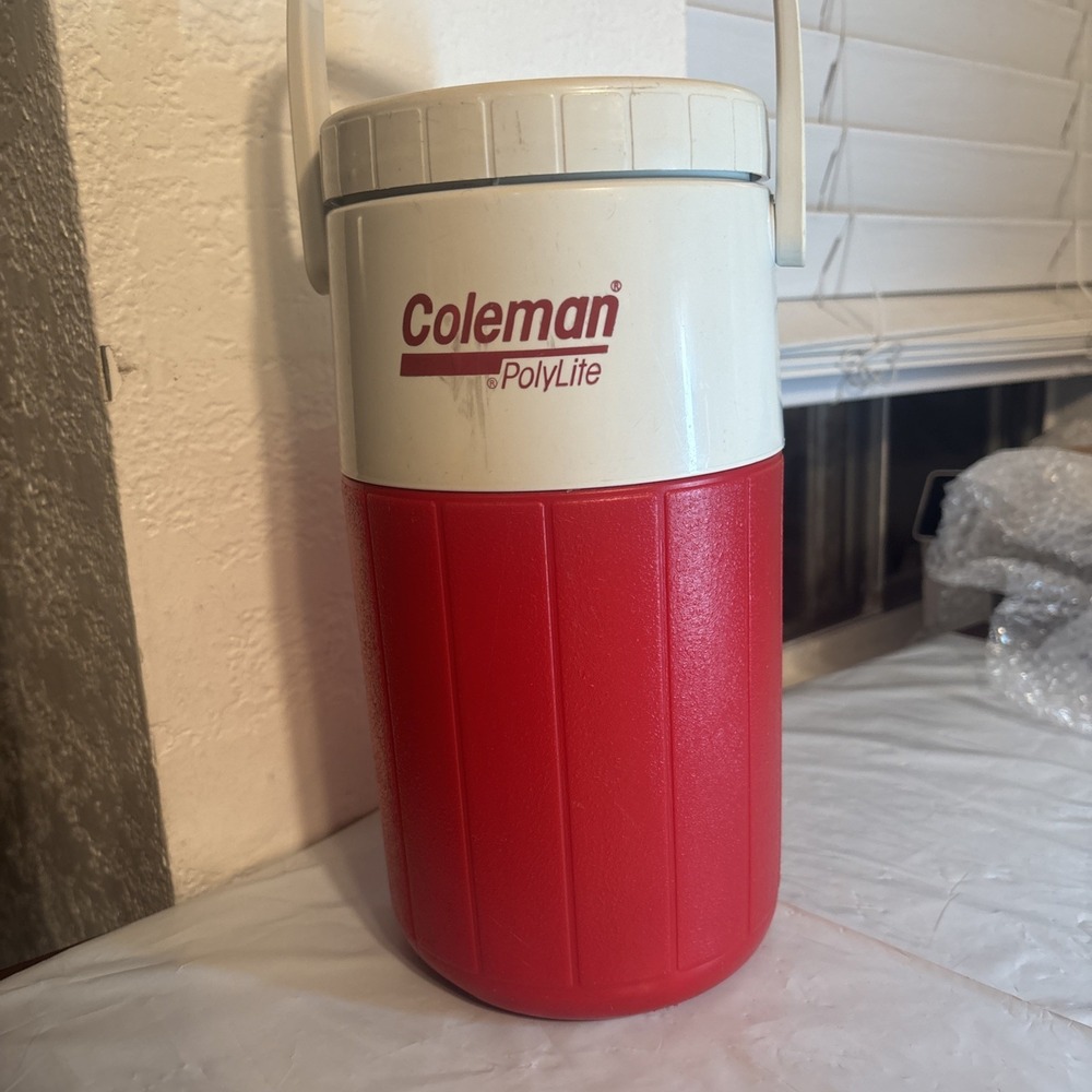 Coleman‎ Polylite Water Jug Red and White Half Gallon Cooler Vintage